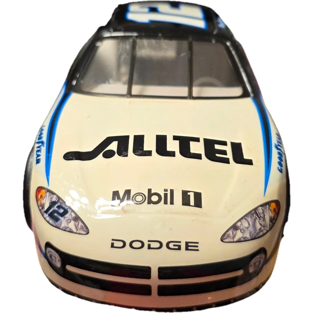 Ryan Newman #12 Alltel Dodge Intrepid 1:24 NASCAR Diecast Penske